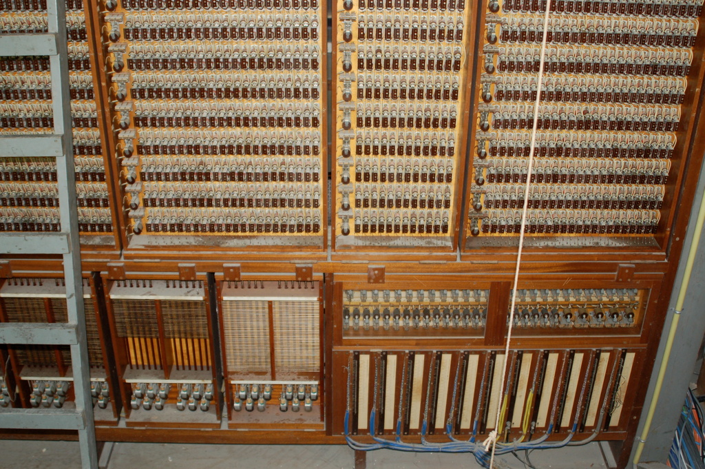De elektromechanische setzerinstallatie van het Stevens-orgel in de Sint-Romboutskathedraal in Mechelen