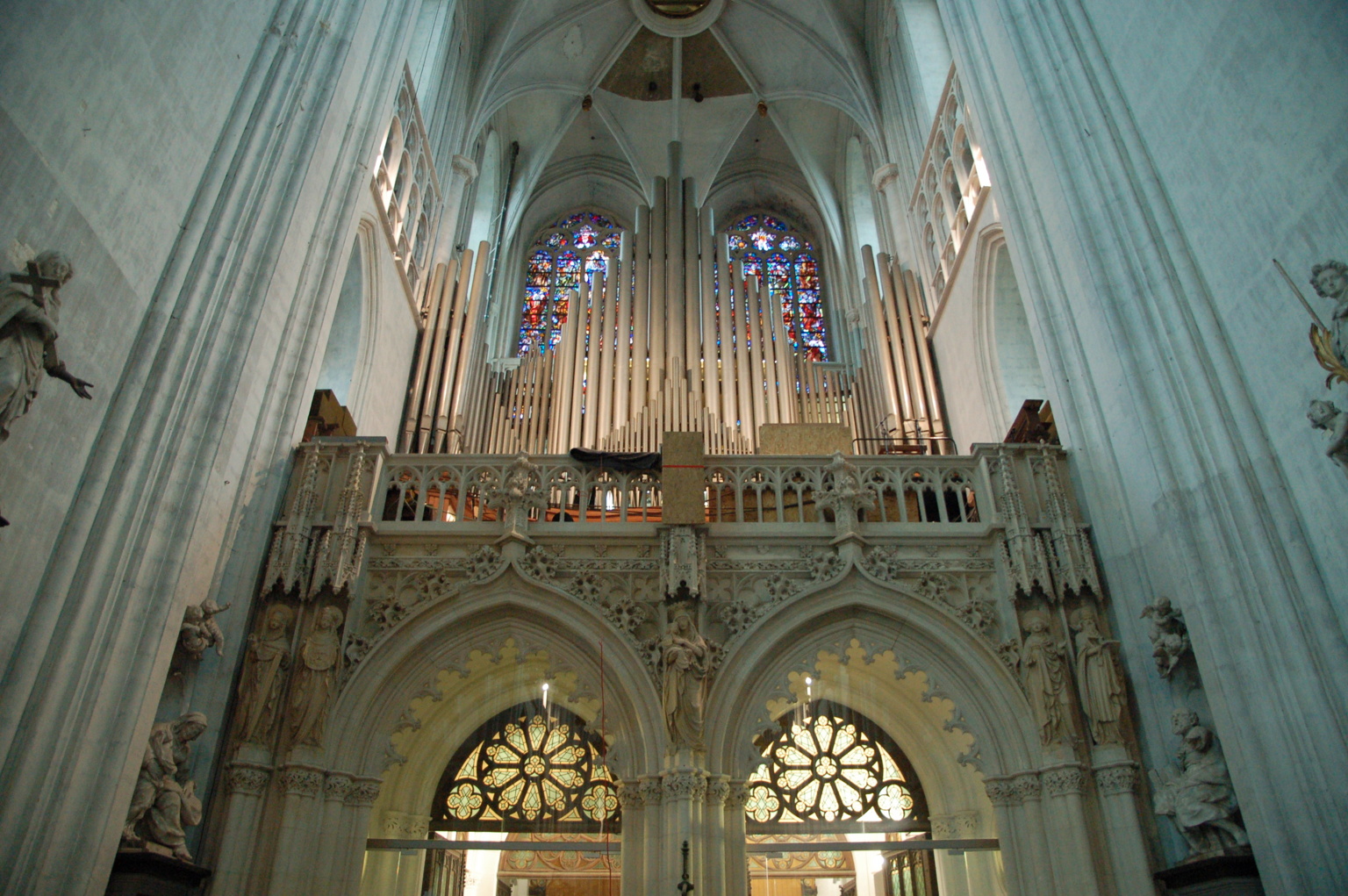 Demontage frontpijpen Sint-Rombouts