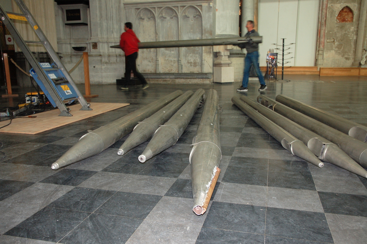 Demontage frontpijpen Sint-Rombouts